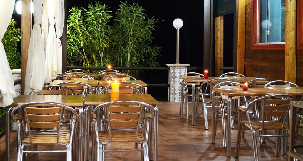 Apartamentos Paraje San Gines Andújar Esterno foto